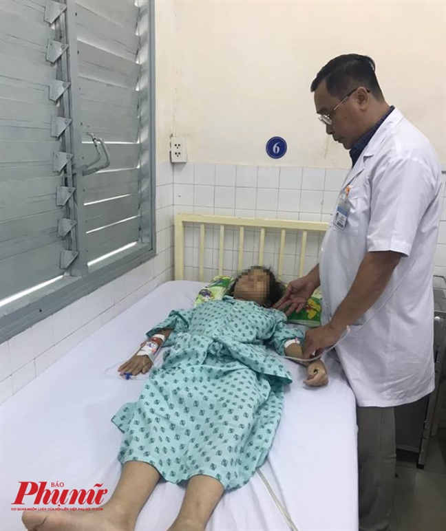 Bé gái 14 tuổi bị ung thư cổ tử cung không thể điều trị Be gai 14 tuoi bi ung thu co tu cung khong the dieu tri