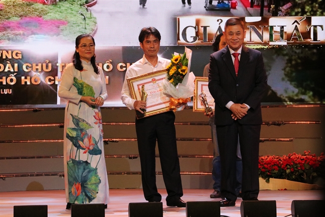 Giải thưởng Văn học Nghệ thuật TP.HCM 5 năm lần thứ hai: Chưa phản ánh được nhịp sống hiện đại Giai thuong Van hoc Nghe thuat TP.HCM 5 nam lan thu hai: Chua phan anh duoc nhip song hien dai