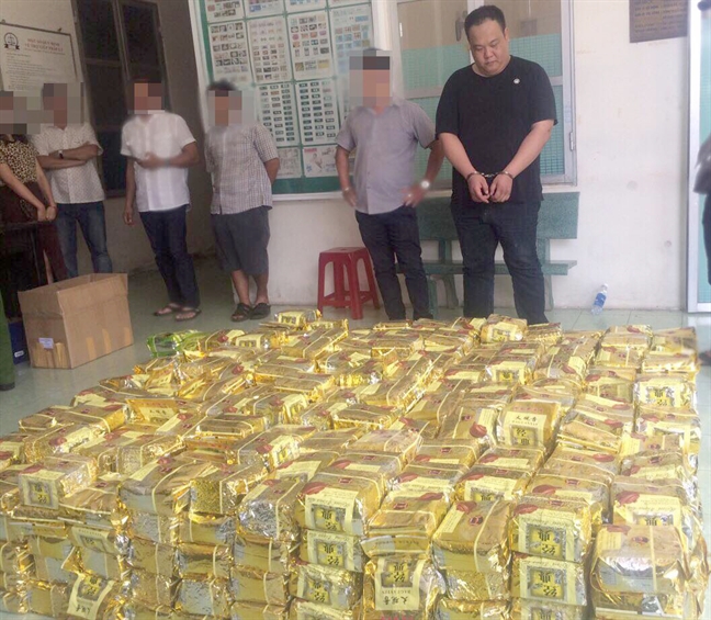 Công an TP.HCM tiếp tục bắt hơn 1 tấn ma tuý nguỵ trang trong loa thùng Cong an TP.HCM tiep tuc bat hon 1 tan ma tuy nguy trang trong loa thung