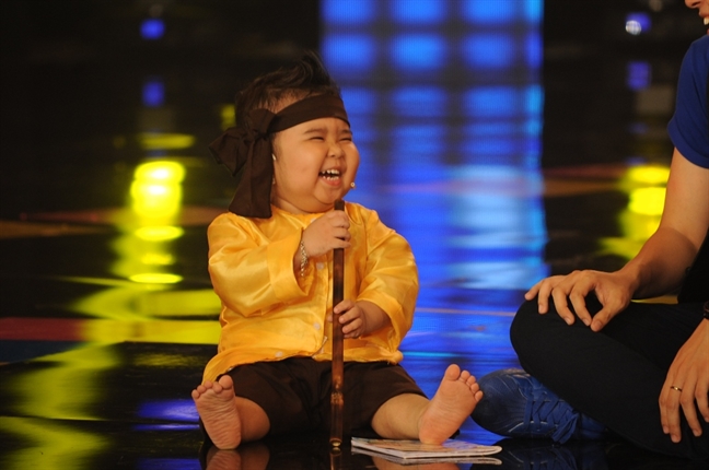 'Công nghệ sao nhí' Việt: Tiền và những áp lực 'Cong nghe sao nhi' Viet: Tien va nhung ap luc