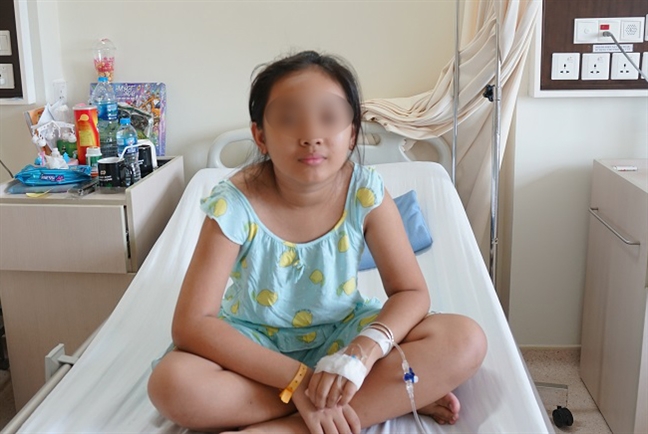 Cứu chữa thành công ca bệnh đau vùng thắt lưng cho bé gái 9 tuổi Cuu chua thanh cong ca benh dau vung that lung cho be gai 9 tuoi