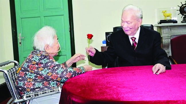 Đại tướng Lê Đức Anh trong 'một phần đời mê hoặc' Dai tuong Le Duc Anh trong 'mot phan doi me hoac'