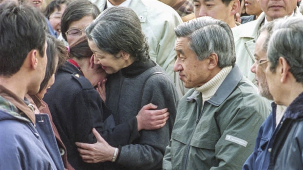 Hoàng đế Akihito và những nỗ lực đưa hoàng gia Nhật Bản đến với người dân, thế giới Hoang de Akihito va nhung no luc dua hoang gia Nhat Ban den voi nguoi dan, the gioi