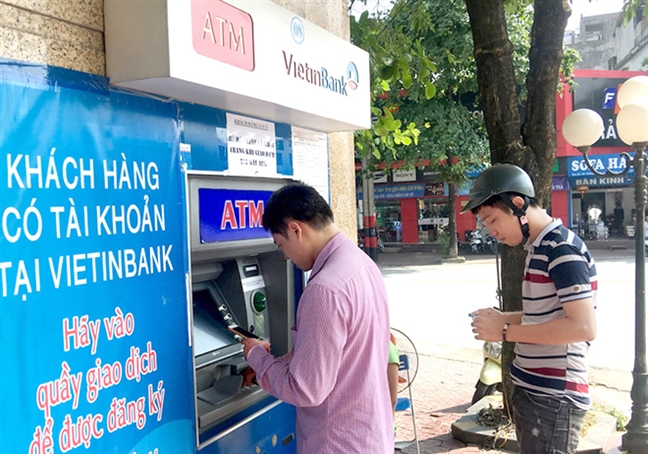 Ngân hàng 'làm khó' chủ thẻ để ngừa kẻ gian Ngan hang 'lam kho' chu the de ngua ke gian