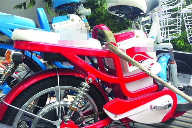 Điều tra tiêu cực ở Đội quản lý thị trường 12B - TP.HCM- Bài 2: Hàng tịch thu chỉ tiêu hủy... trên giấy! Dieu tra tieu cuc o Doi quan ly thi truong 12B - TP.HCM- Bai 2: Hang tich thu chi tieu huy... tren giay!