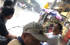 Đề nghị truy tố băng nhóm bảo kê chợ Long Biên tội cưỡng đoạt tài sản De nghi truy to bang nhom bao ke cho Long Bien toi cuong doat tai san