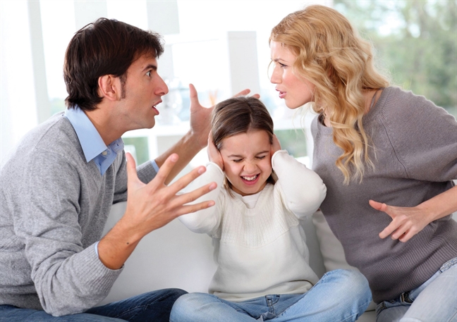 Trả con nuôi về cho cha mẹ đẻ có được không? Tra con nuoi ve cho cha me de co duoc khong?