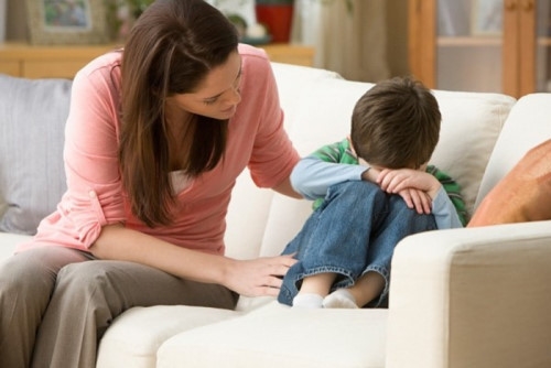 Chồng cũ không đưa tiền nuôi con, viện cớ vợ mới giữ hết tiền Chong cu khong dua tien nuoi con, vien co vo moi giu het tien