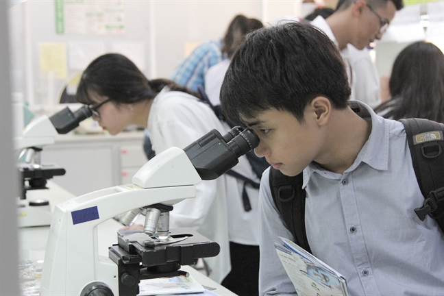 Xét tuyển đại học 2019: Thí sinh đổ xô đăng ký ngành 'việc nhẹ lương cao' Xet tuyen dai hoc 2019: Thi sinh do xo dang ky nganh 'viec nhe luong cao'