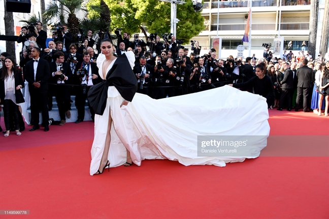 Những bộ cánh quá khổ, cầu kỳ tại Cannes 2019: Chiêu của dàn sao gốc Á Nhung bo canh qua kho, cau ky tai Cannes 2019: Chieu cua dan sao goc A