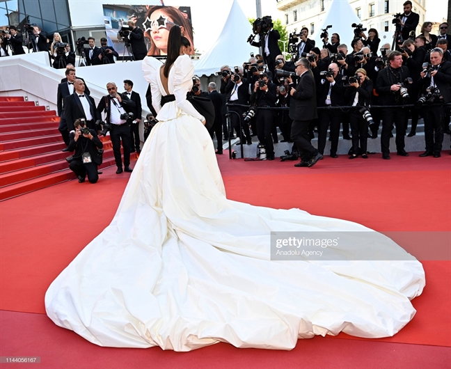 Những bộ cánh quá khổ, cầu kỳ tại Cannes 2019: Chiêu của dàn sao gốc Á Nhung bo canh qua kho, cau ky tai Cannes 2019: Chieu cua dan sao goc A