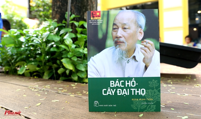 Bộ sách 'Di sản Hồ Chí Minh': 20 năm nhìn lại Bo sach 'Di san Ho Chi Minh': 20 nam nhin lai