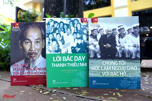 Bộ sách 'Di sản Hồ Chí Minh': 20 năm nhìn lại Bo sach 'Di san Ho Chi Minh': 20 nam nhin lai
