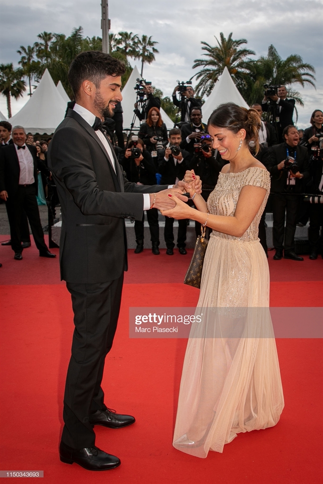 Thảm đỏ Cannes 2019 ngày thứ 6: Cầu hôn, đùa với... vòng ba Tham do Cannes 2019 ngay thu 6: Cau hon, dua voi... vong ba