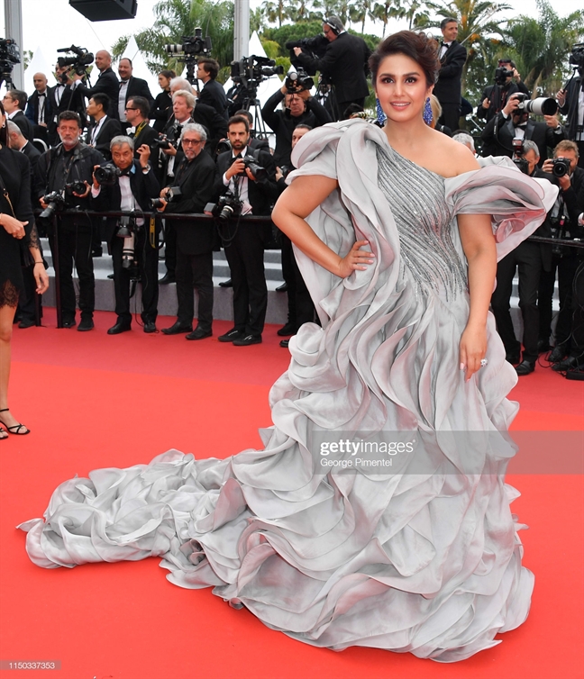Thảm đỏ Cannes 2019 ngày thứ 6: Cầu hôn, đùa với... vòng ba Tham do Cannes 2019 ngay thu 6: Cau hon, dua voi... vong ba