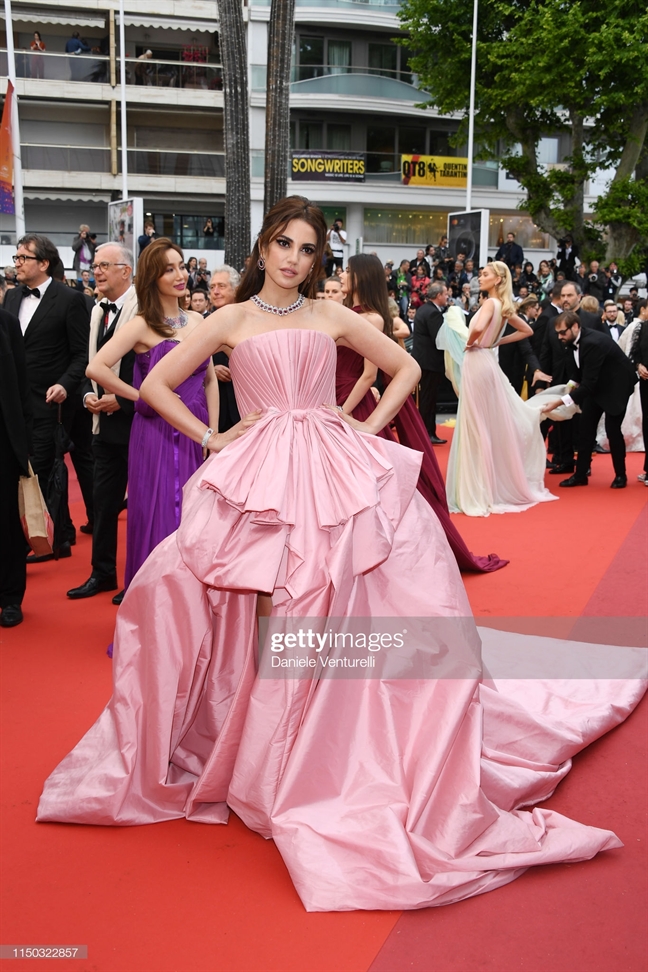 Thảm đỏ Cannes 2019 ngày thứ 6: Cầu hôn, đùa với... vòng ba Tham do Cannes 2019 ngay thu 6: Cau hon, dua voi... vong ba