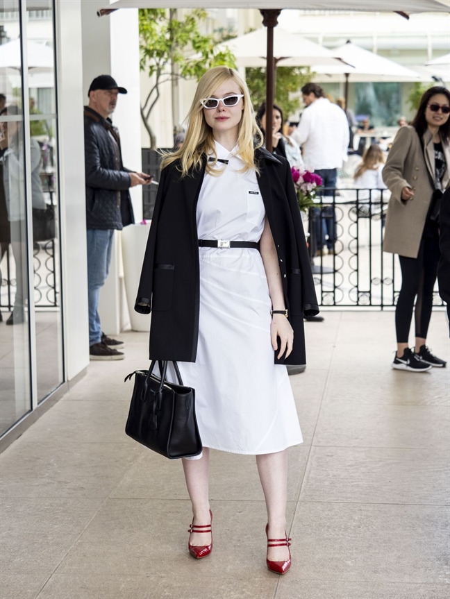 Thời trang ấn tượng của Elle Fanning tại Cannes 2019 Thoi trang an tuong cua Elle Fanning tai Cannes 2019