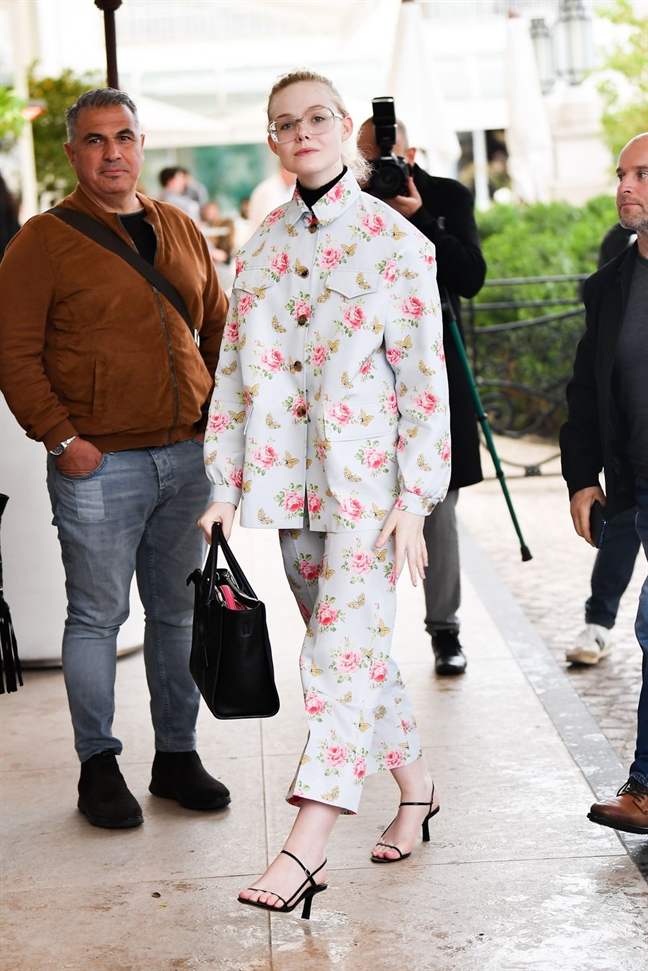 Thời trang ấn tượng của Elle Fanning tại Cannes 2019 Thoi trang an tuong cua Elle Fanning tai Cannes 2019