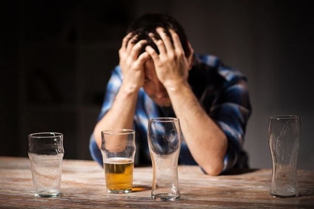 Cha xỉn té xe, con gái mang sẹo suốt đời Cha xin te xe, con gai mang seo suot doi
