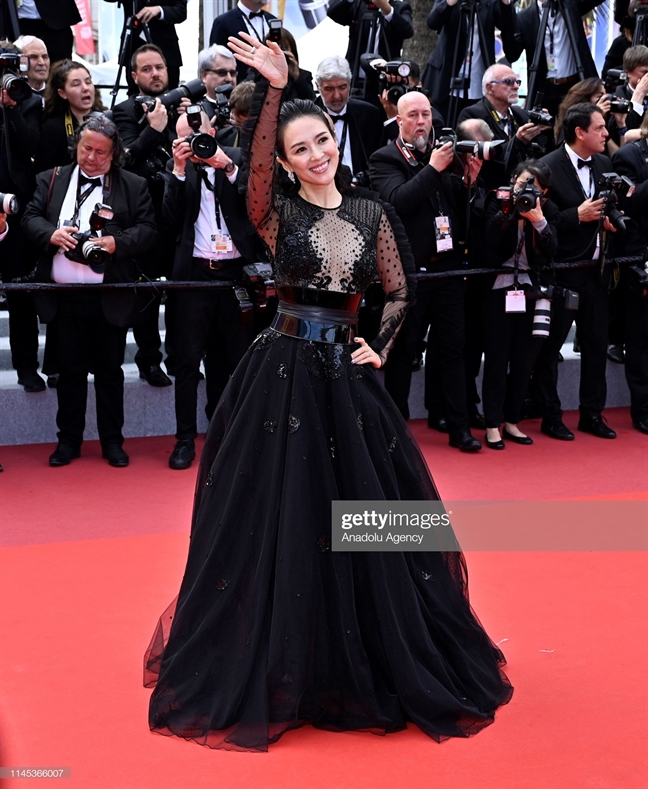 Chuyện Chương Tử Di chỉ ăn vài sợi mì để đến Cannes 2019 Chuyen Chuong Tu Di chi an vai soi mi de den Cannes 2019