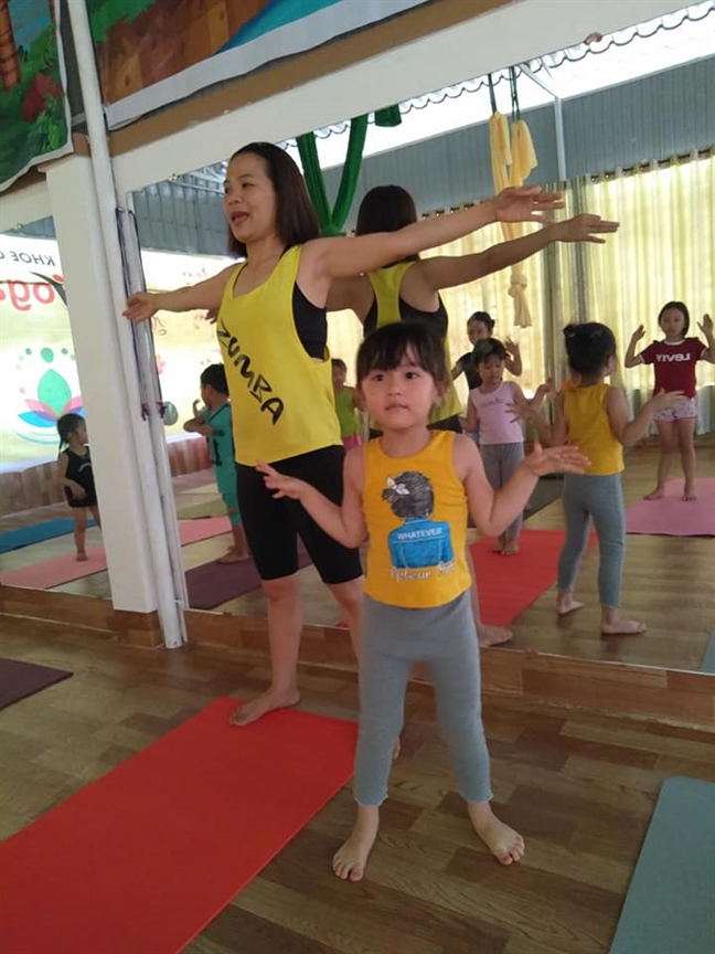Đôi vợ chồng bỏ phố về quê tìm bình yên Doi vo chong bo pho ve que tim binh yen
