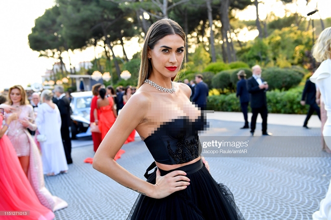 Tiệc từ thiện Cannes 2019: Ranh giới giữa gợi cảm và phản cảm Tiec tu thien Cannes 2019: Ranh gioi giua goi cam va phan cam