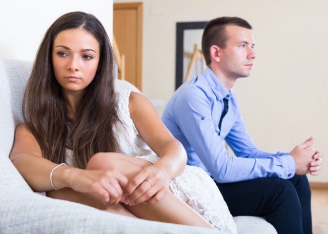 Chỉ có hai người, lạnh nhạt với nhau làm gì? Chi co hai nguoi, lanh nhat voi nhau lam gi?