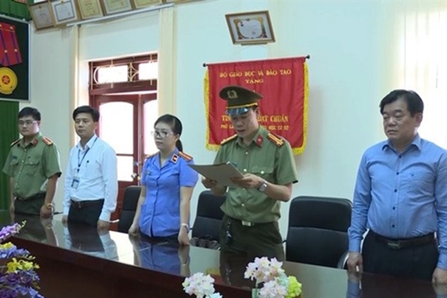 Nghỉ hưu dưới... nắng Nghi huu duoi... nang