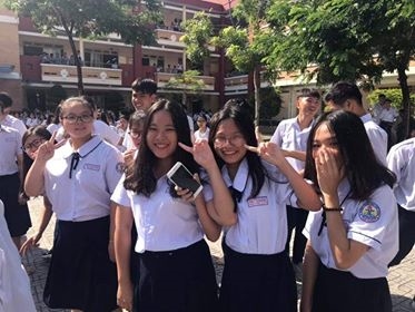 Vụ Trường THPT Thủ Thiêm thu lố tiền ôn thi của học sinh: Thu sai vẫn không chịu trả! Vu Truong THPT Thu Thiem thu lo tien on thi cua hoc sinh: Thu sai van khong chiu tra!