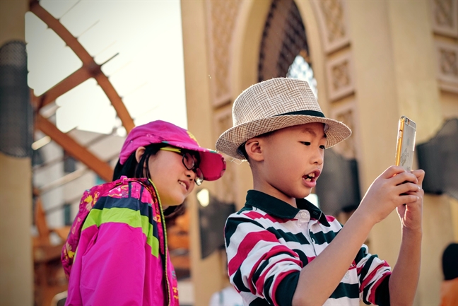 Hết bệnh nhờ… cai điện thoại Het benh nho… cai dien thoai