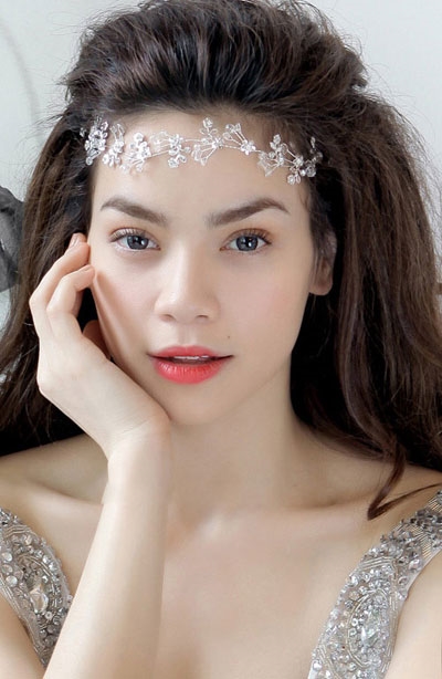 Chỉ cần thay đổi cách trang điểm, Hà Hồ đã đẹp bội phần Chi can thay doi cach trang diem, Ha Ho da dep boi phan
