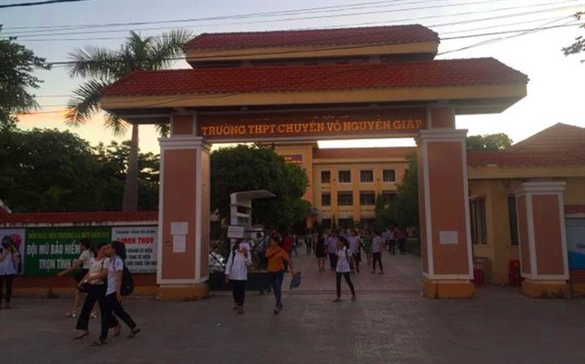 Hy hữu học sinh thi vào lớp 10 phải làm bài môn văn hai lần Hy huu hoc sinh thi vao lop 10 phai lam bai mon van hai lan