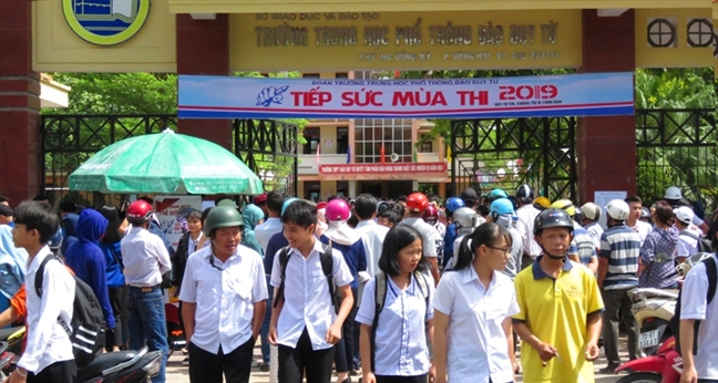 Hy hữu học sinh thi vào lớp 10 phải làm bài môn văn hai lần Hy huu hoc sinh thi vao lop 10 phai lam bai mon van hai lan