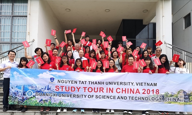 Đại học Nguyễn Tất Thành - Dấu ấn 20 năm Dai hoc Nguyen Tat Thanh - Dau an 20 nam