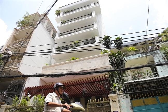 Ông Đoàn Ngọc Hải dẹp vỉa hè nhưng lại cho phép khách sạn cơi thêm tầng Ong Doan Ngoc Hai dep via he nhung lai cho phep khach san coi them tang