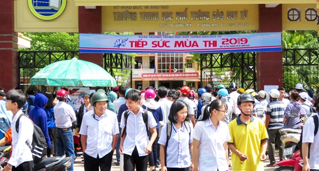 Trùng đề thi văn vào lớp 10 ở Quảng Bình: Sự 'lười biếng' trong tư duy ra đề? Trung de thi van vao lop 10 o Quang Binh: Su 'luoi bieng' trong tu duy ra de?