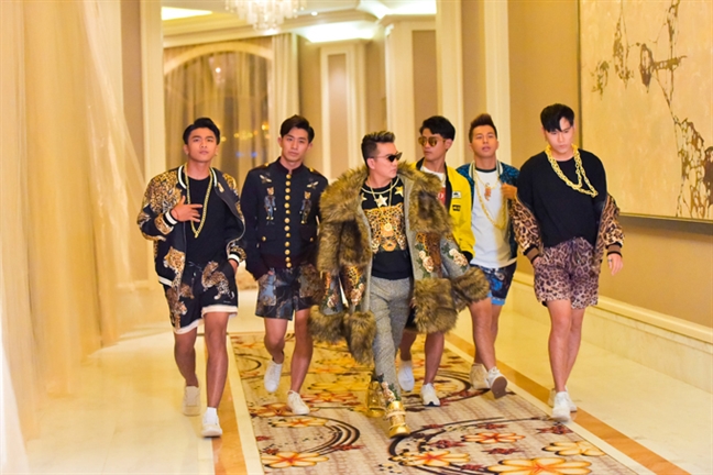 Đàm Vĩnh Hưng giàu đến mức nào? Dam Vinh Hung giau den muc nao?