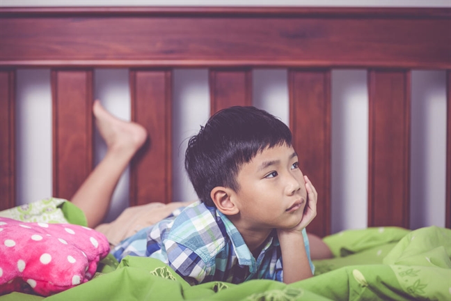 Khi mẹ dọa con 'bố đi nhậu rồi" Khi me doa con 'bo di nhau roi