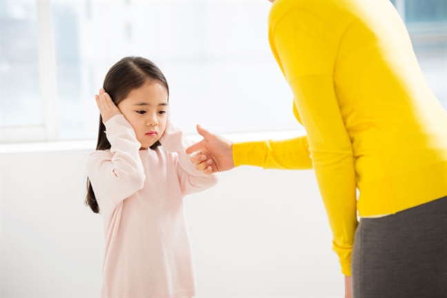Phó mặc cho điện thoại, mẹ biến con thành đứa trẻ vô hồn Pho mac cho dien thoai, me bien con thanh dua tre vo hon