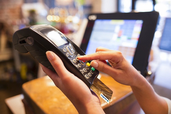 Ngày không tiền mặt, ngân hàng, doanh nghiệp mang tiền, vàng chiêu dụ khách Ngay khong tien mat, ngan hang, doanh nghiep mang tien, vang chieu du khach