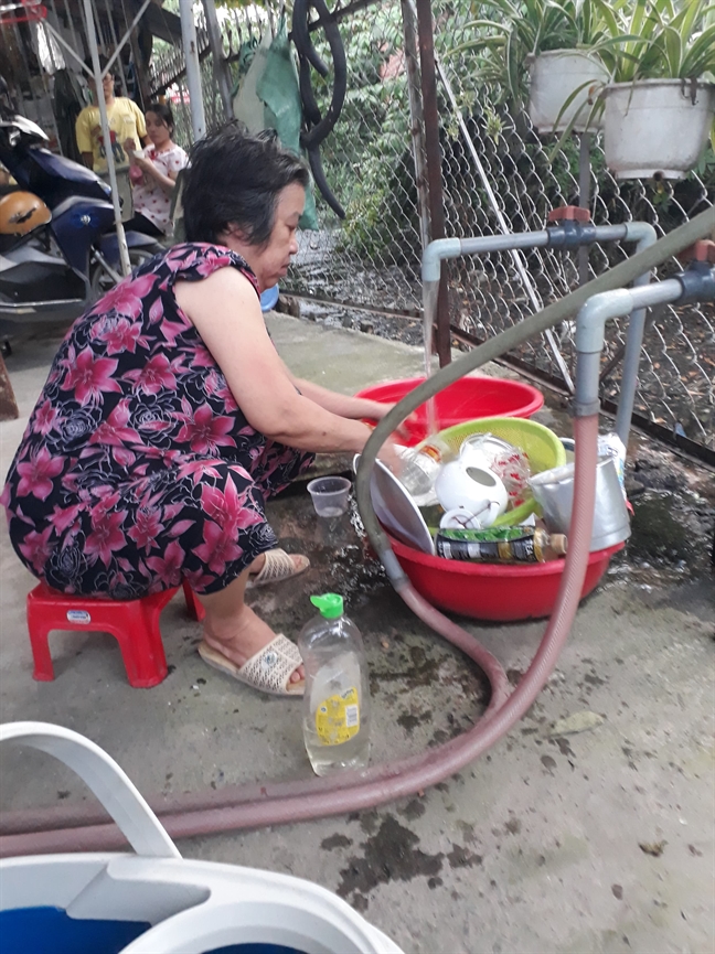 Hơn 500 người dân Sài Gòn nửa thế kỷ không có nước sạch Hon 500 nguoi dan Sai Gon nua the ky khong co nuoc sach