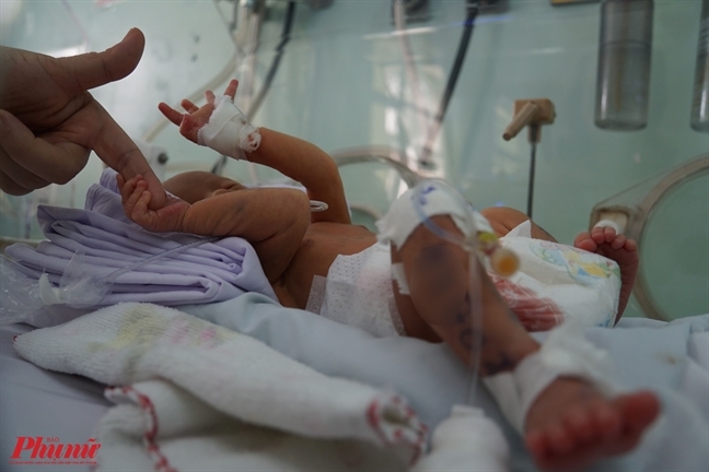 Sau một đêm ngủ dậy không biết mình là ai Sau mot dem ngu day khong biet minh la ai