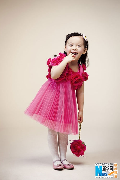 Đọ vẻ đáng yêu của các tiểu công chúa nhà sao Hoa ngữ Do ve dang yeu cua cac tieu cong chua nha sao Hoa ngu