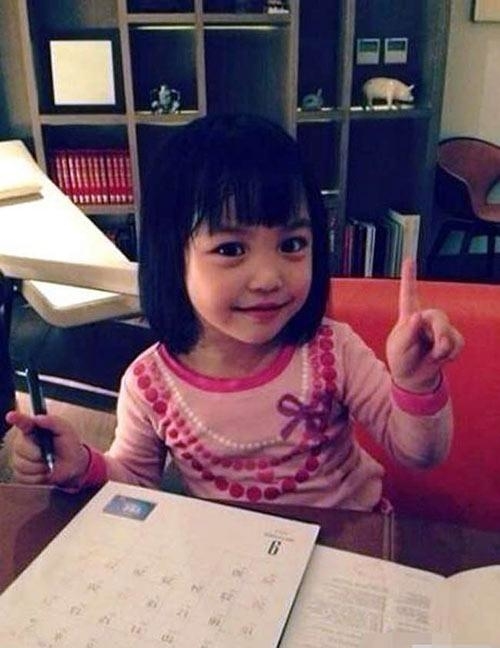 Đọ vẻ đáng yêu của các tiểu công chúa nhà sao Hoa ngữ Do ve dang yeu cua cac tieu cong chua nha sao Hoa ngu