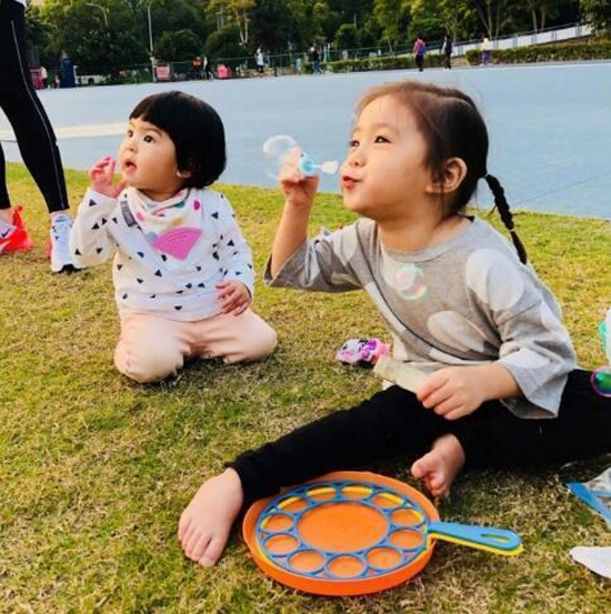 Đọ vẻ đáng yêu của các tiểu công chúa nhà sao Hoa ngữ Do ve dang yeu cua cac tieu cong chua nha sao Hoa ngu