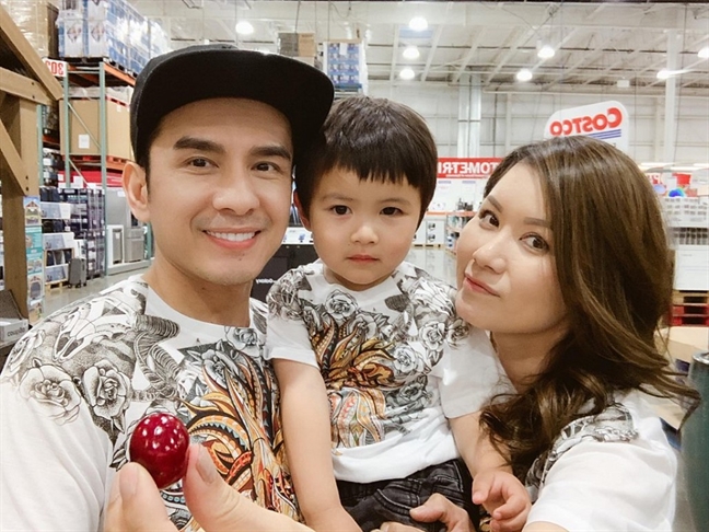 Thời trang của các cặp 'đũa lệch' đẹp đôi Vbiz Thoi trang cua cac cap 'dua lech' dep doi Vbiz