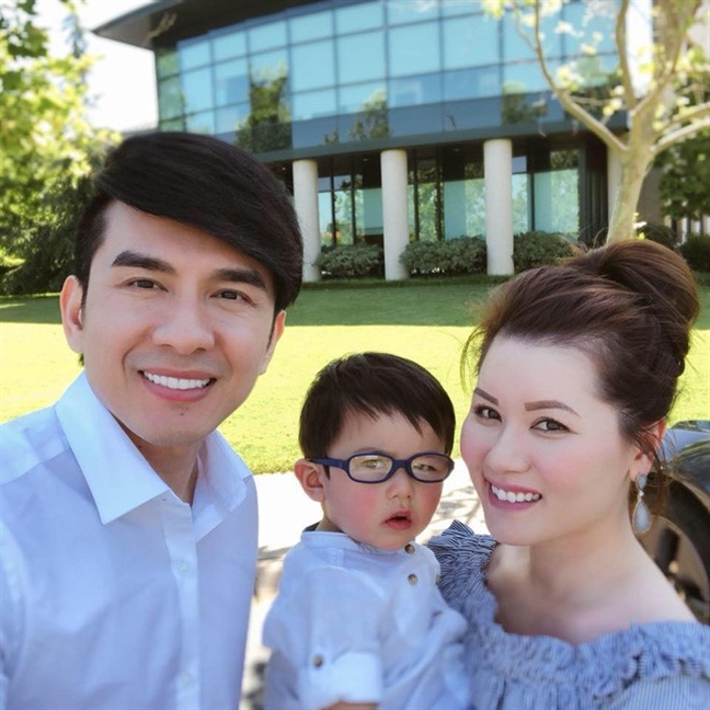 Thời trang của các cặp 'đũa lệch' đẹp đôi Vbiz Thoi trang cua cac cap 'dua lech' dep doi Vbiz