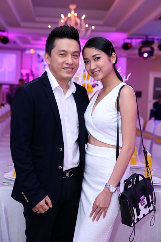 Thời trang của các cặp 'đũa lệch' đẹp đôi Vbiz Thoi trang cua cac cap 'dua lech' dep doi Vbiz