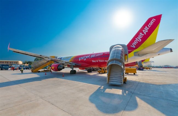 Phi công 'tăng ca' khiến Vietjet liên tục hoãn, hủy chuyến Phi cong 'tang ca' khien Vietjet lien tuc hoan, huy chuyen
