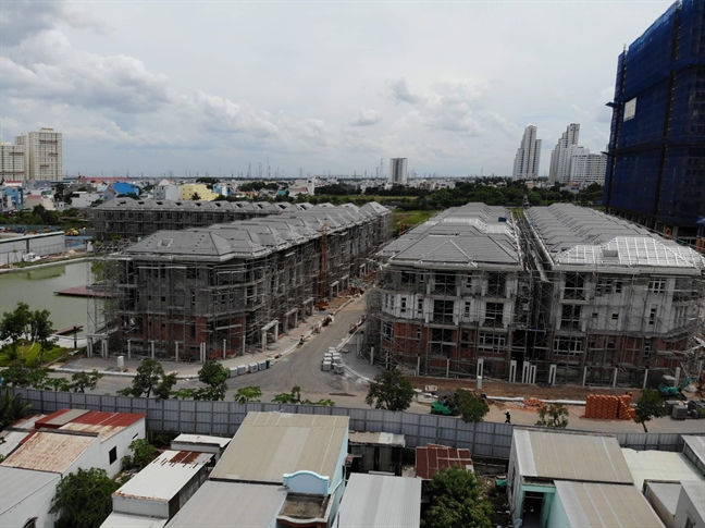 UBND TP.HCM: Công ty Hưng Lộc Phát vi phạm ít nhất ba bộ luật trong vụ xây 110 căn biệt thự UBND TP.HCM: Cong ty Hung Loc Phat vi pham it nhat ba bo luat trong vu xay 110 can biet thu